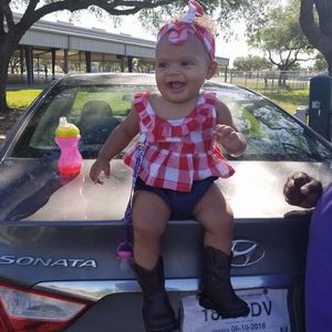 Meet your Posher, Kenisha